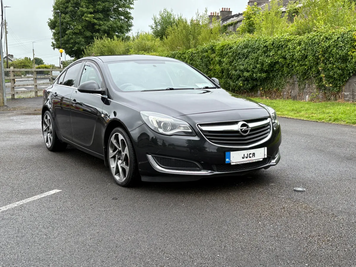 ABSOLUTELY IMMACULATE 2016 OPEL INSIGNIA - Image 1
