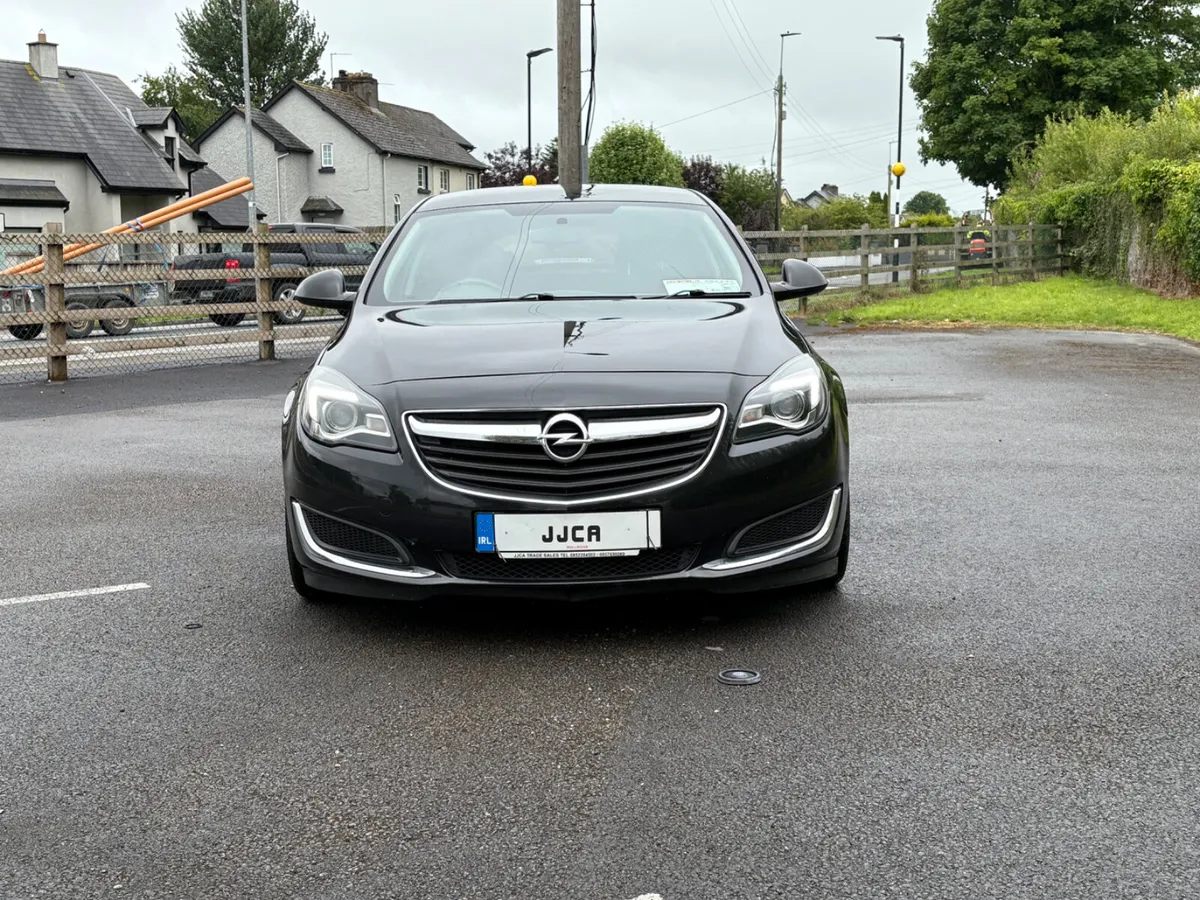 ABSOLUTELY IMMACULATE 2016 OPEL INSIGNIA - Image 2