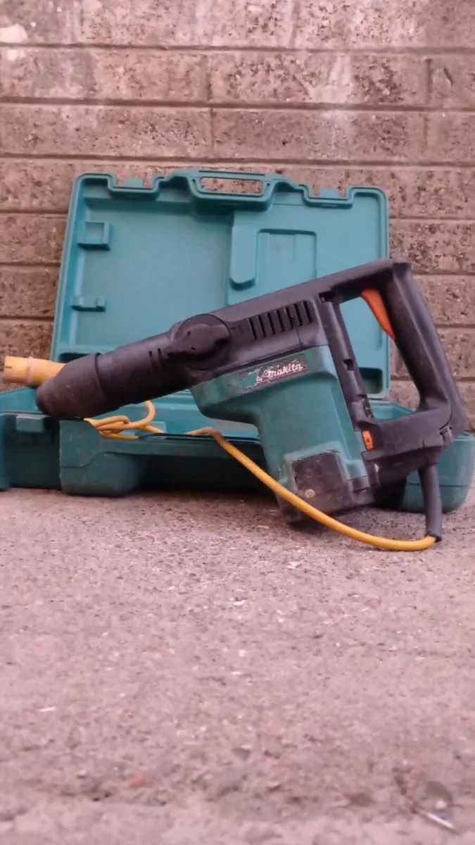 Makita SDS Max Hammer Drill - Image 1