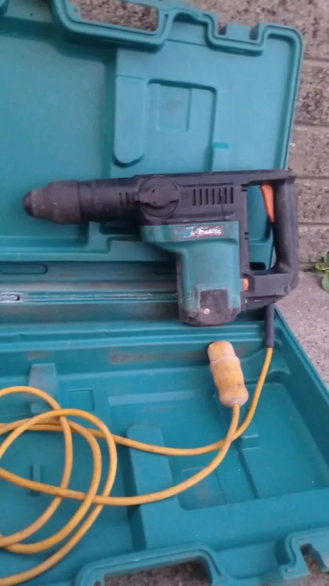 Makita SDS Max Hammer Drill - Image 2