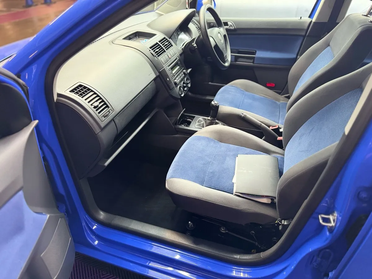 LOW MILEAGE !!! VW Polo - Mint Condition - Image 3