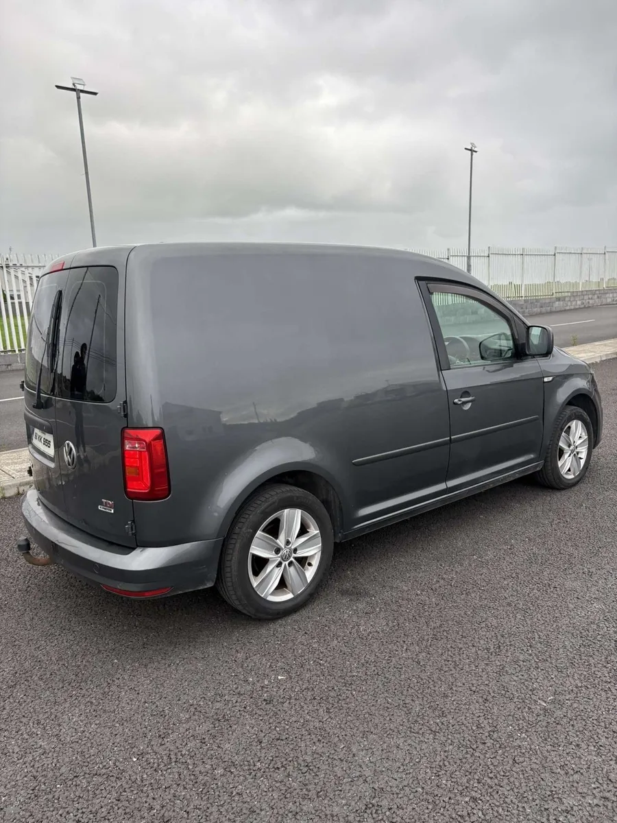 Volkswagen Caddy Highline - Image 3