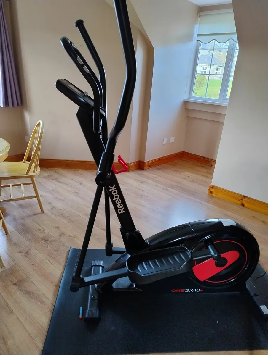 Cross trainer - Image 1