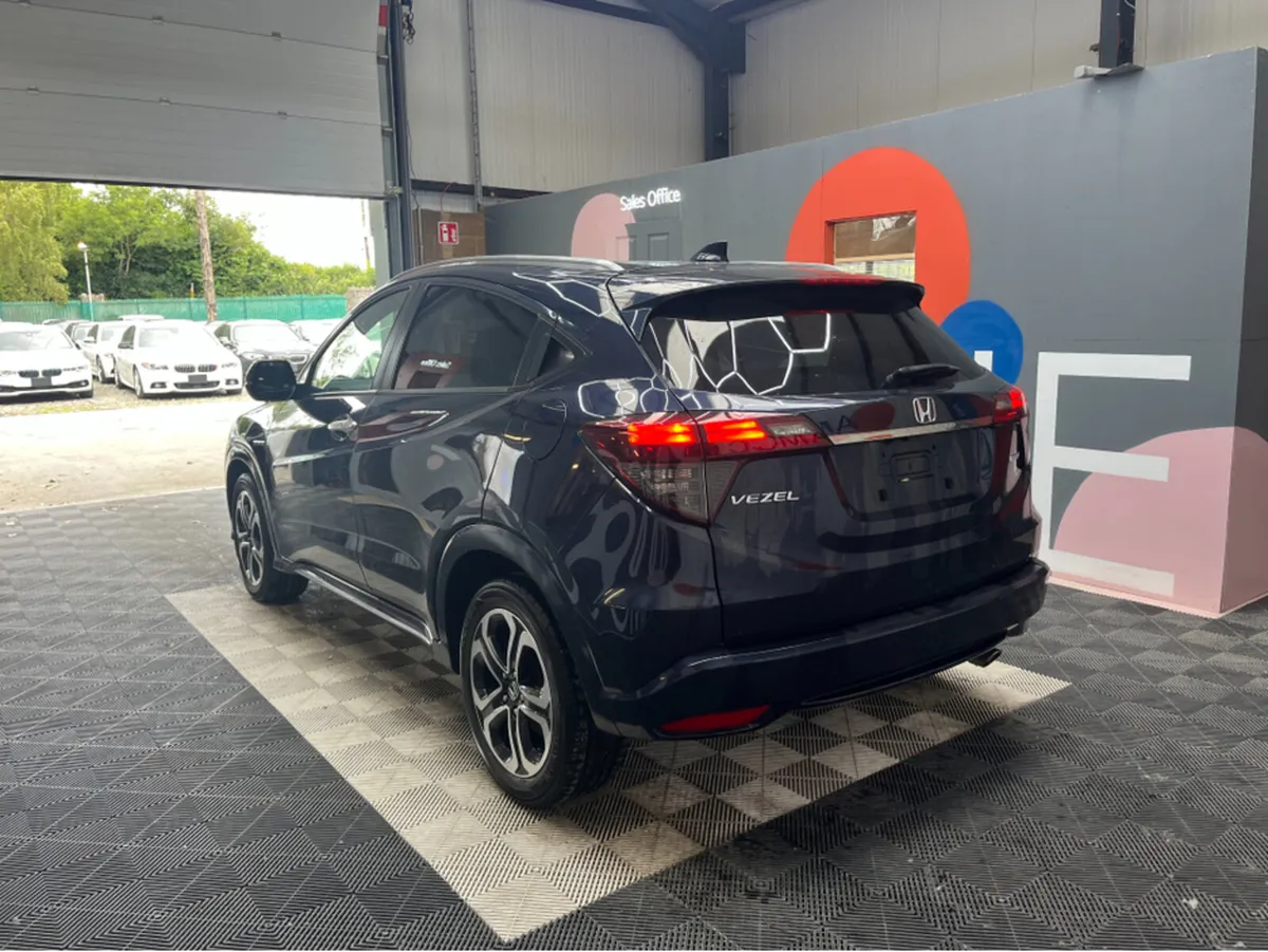Honda Vezel 1.5 HYBRID / 48k KMs / HEATED SEATS , - Image 4