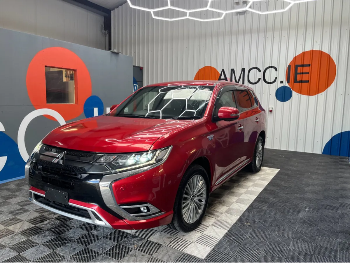 Mitsubishi Outlander 2.4 HYBRID / 48k KMs / HEATED - Image 3