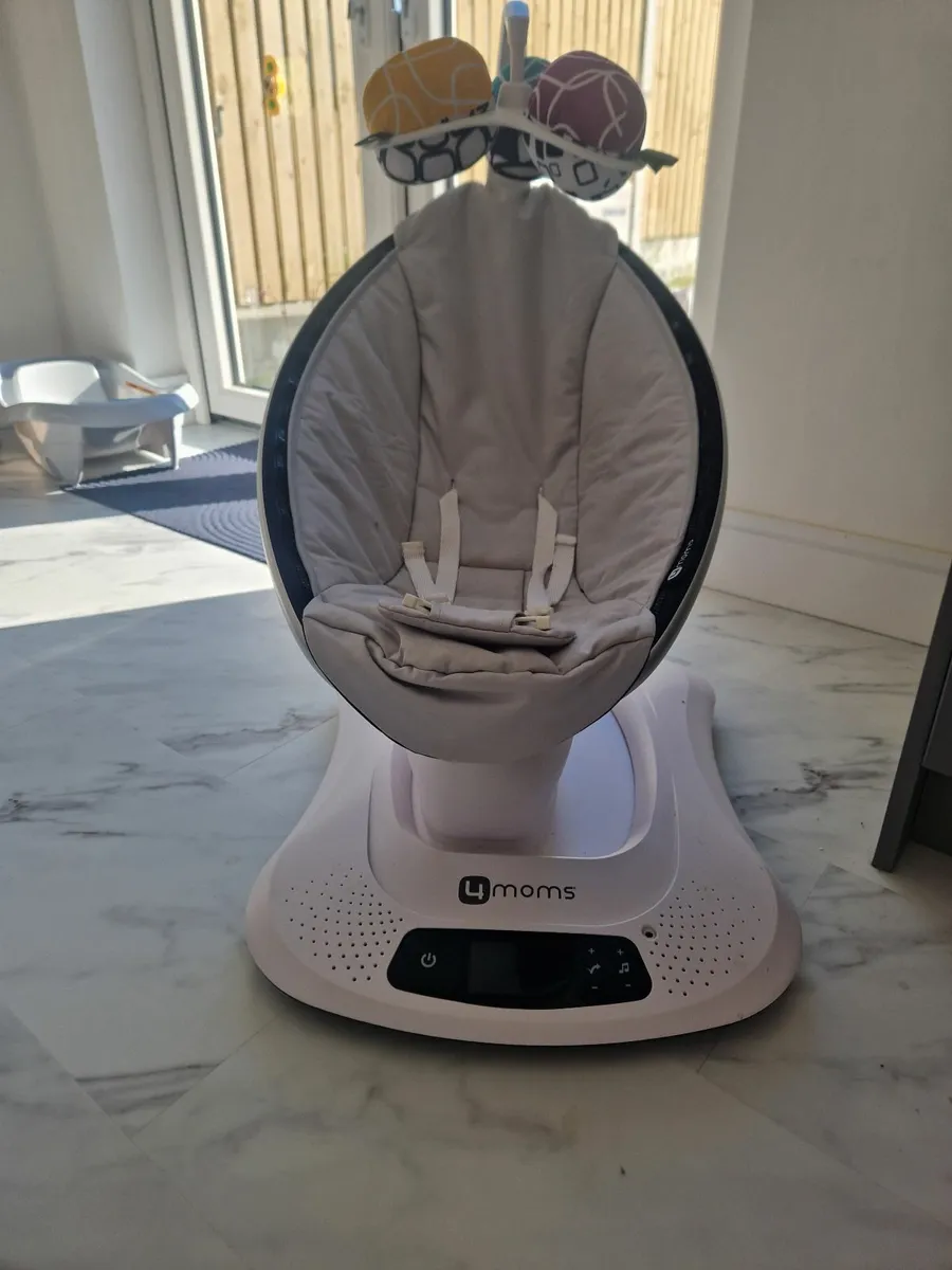 Baby swing