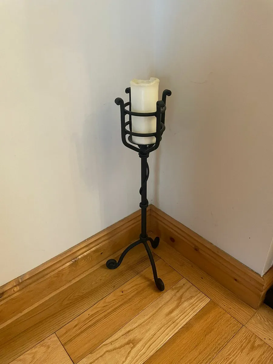 Candle holder