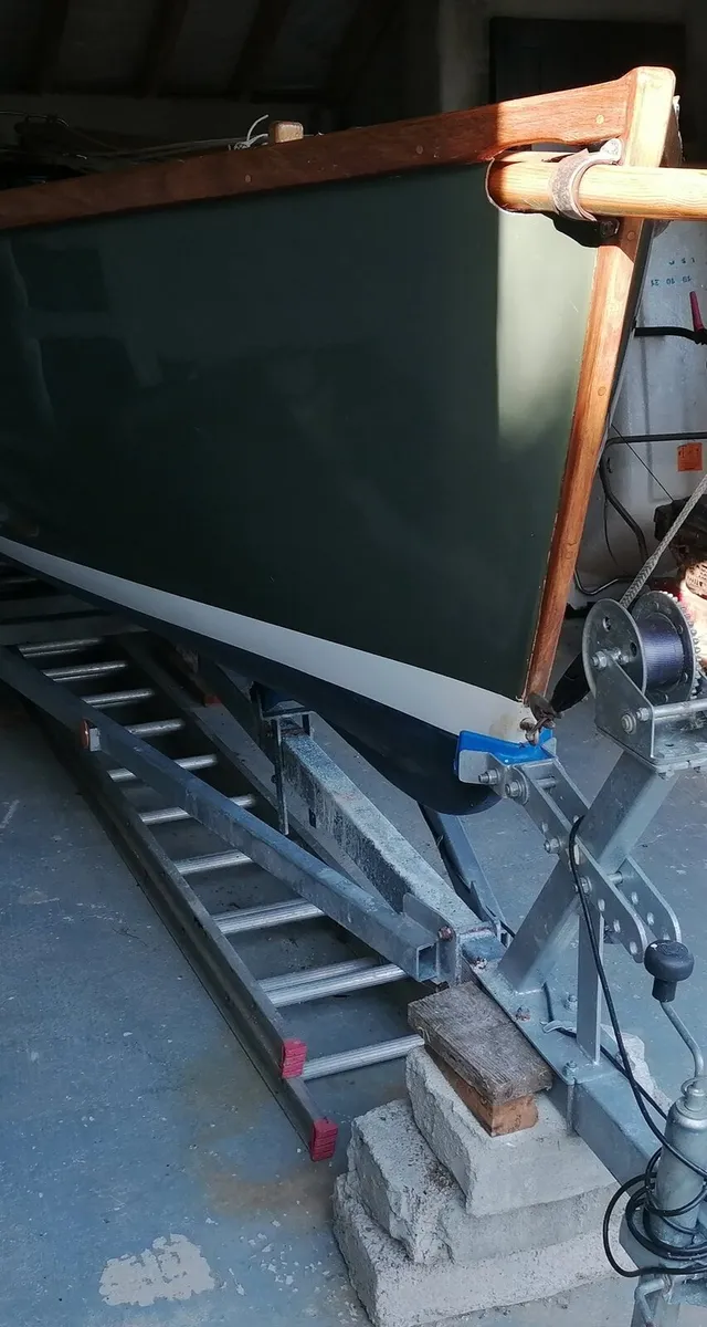 Sailboat & trailer & yamaha engine & dinghy - Image 3