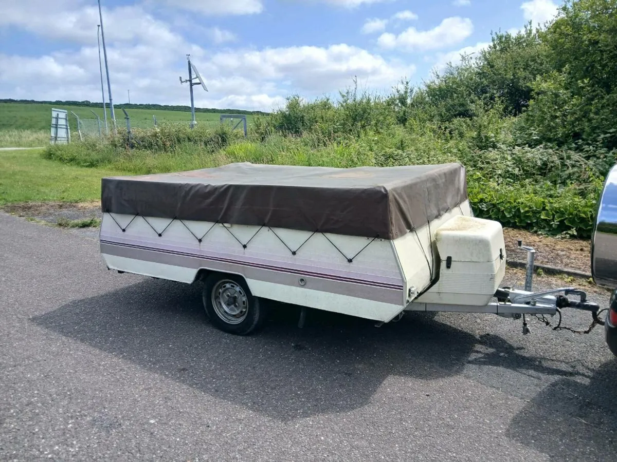 Trailer tent - Image 1