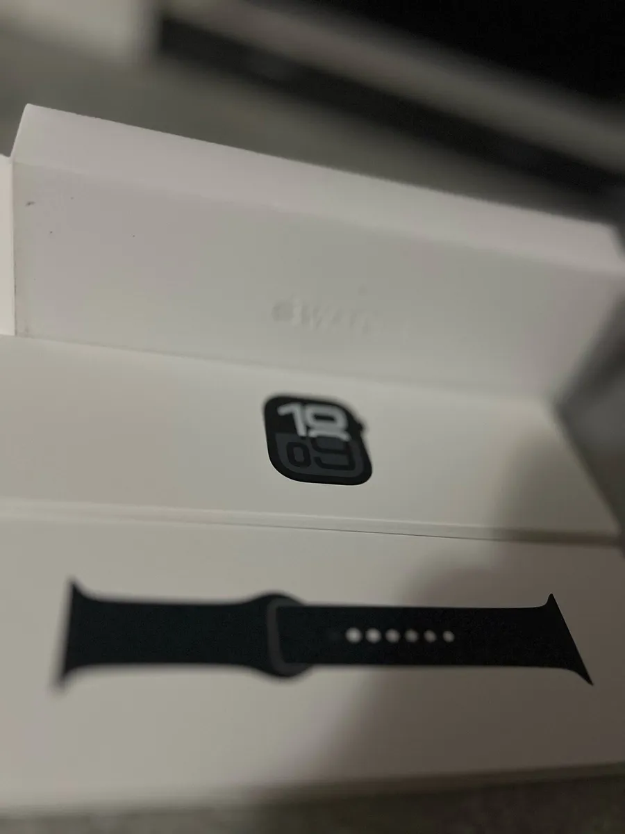 Apple Watch Series 10 46mm - Image 2
