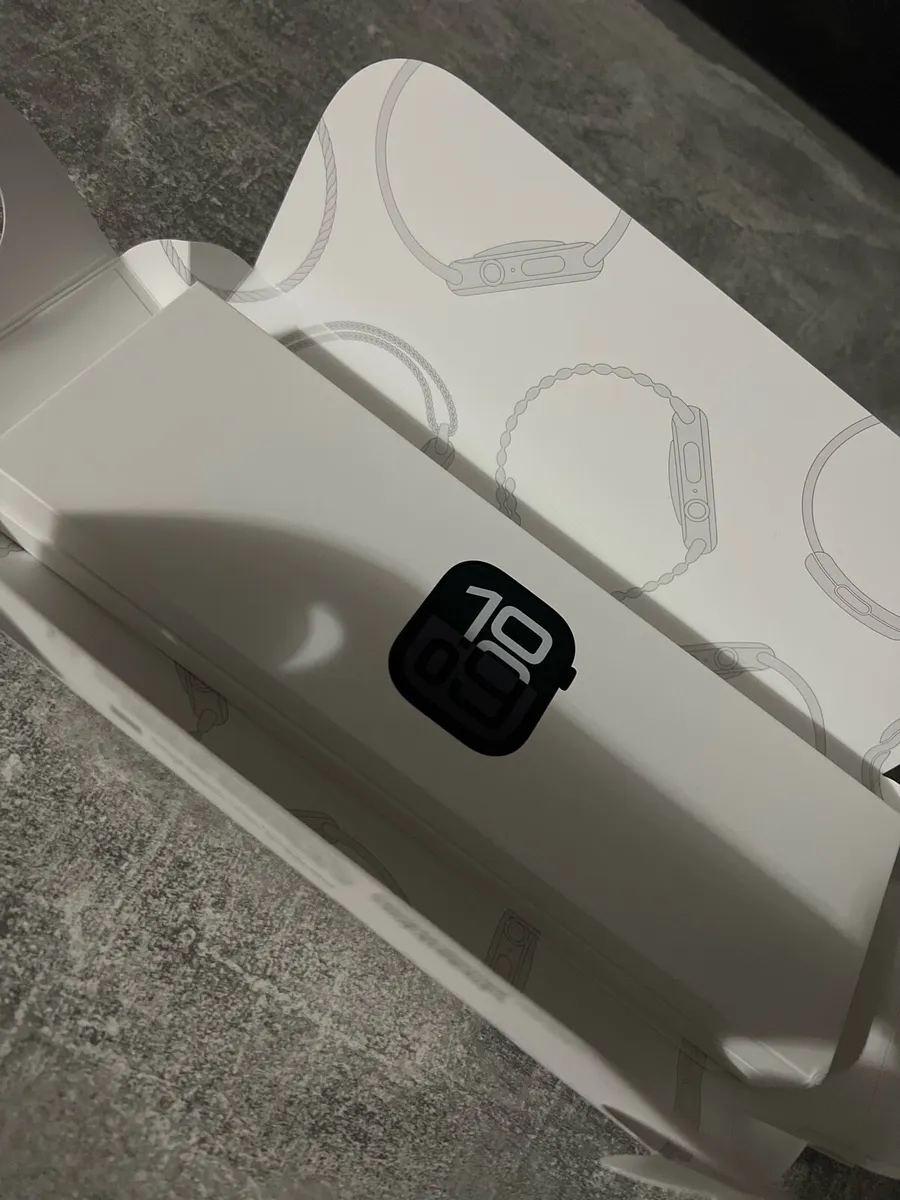 Apple Watch Series 10 46mm - Image 3