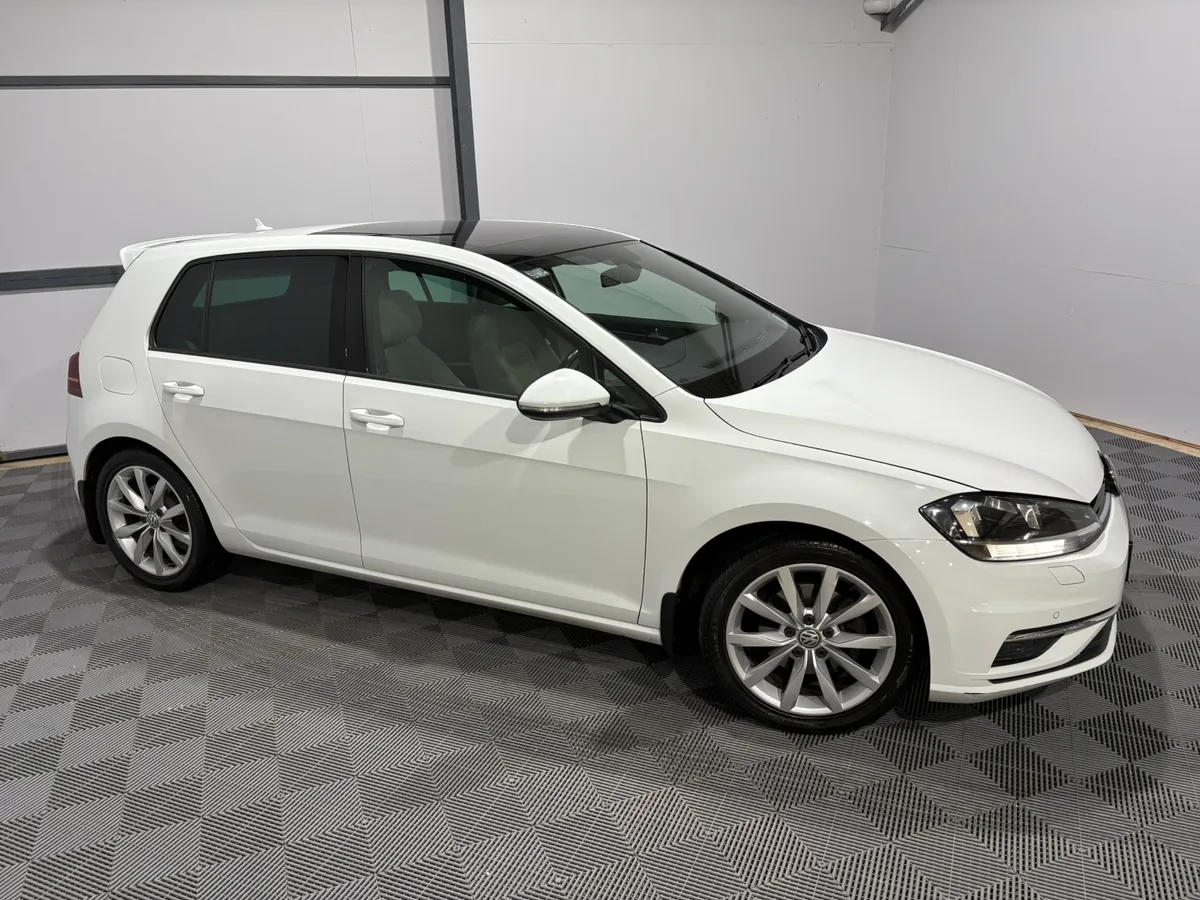 17 Volkswagen Golf Highline 2.0 TDi 150 Bhp - Image 2