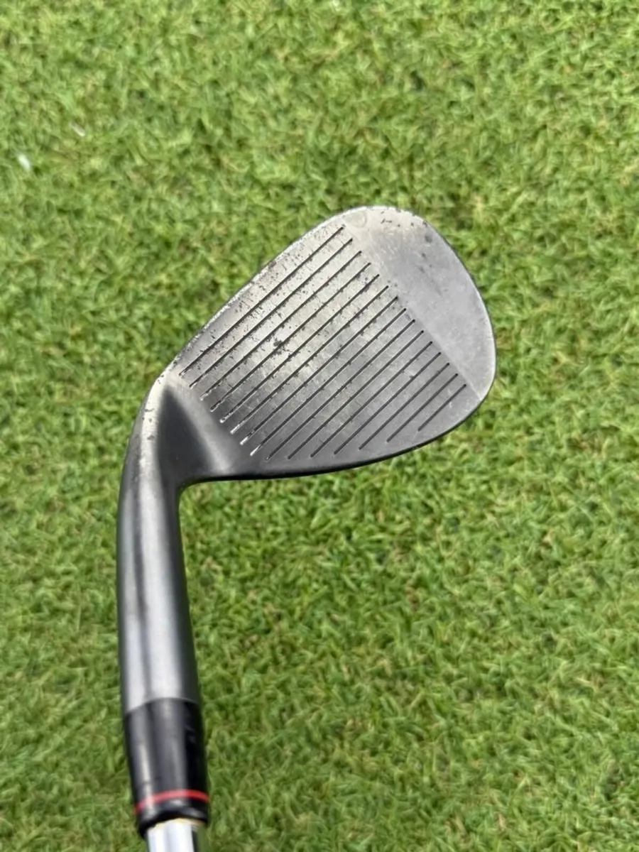 NIKE V-REV GROOVES WEDGE LW 58°.06 / STIFF - Image 3