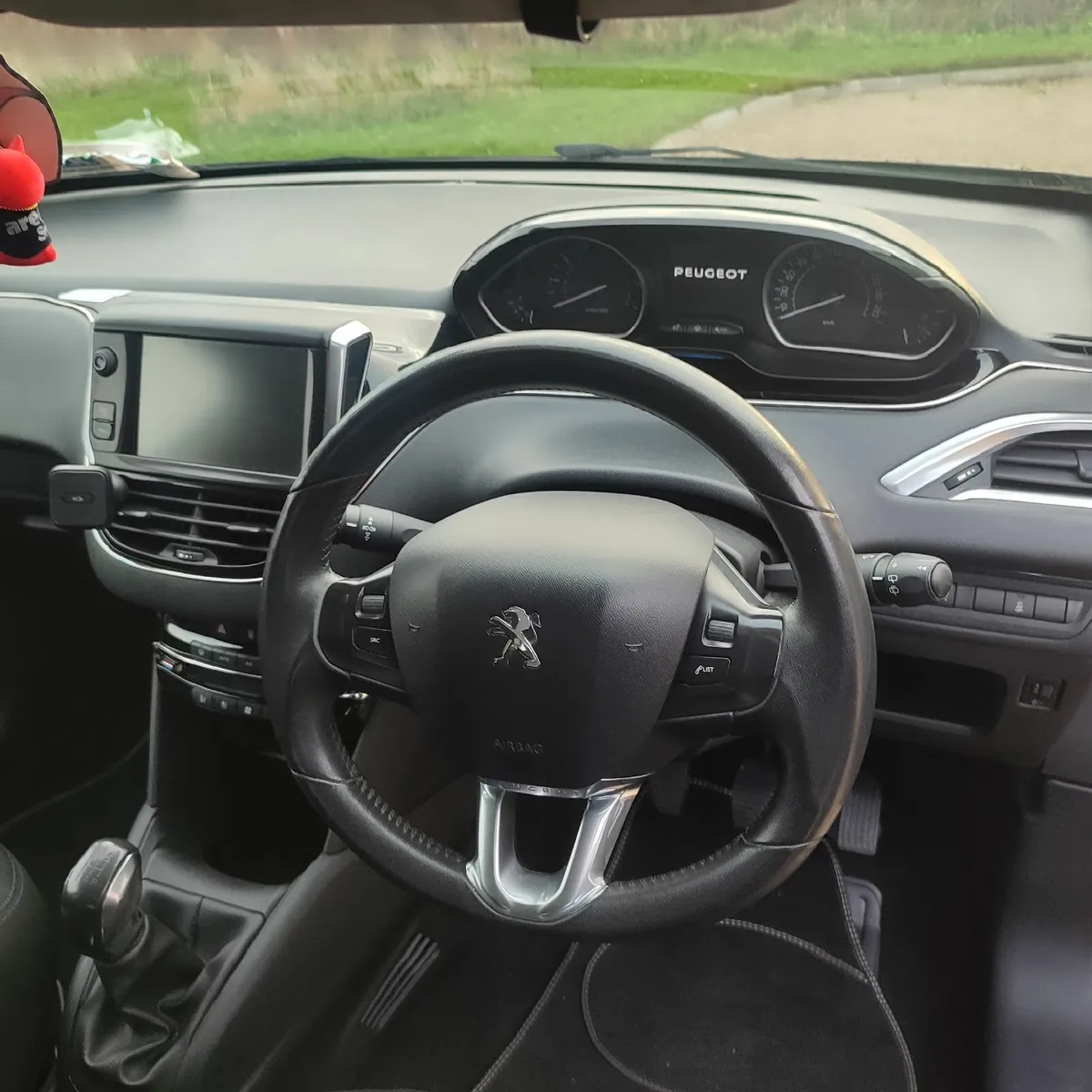 Peugeot 208 2014 - Image 2