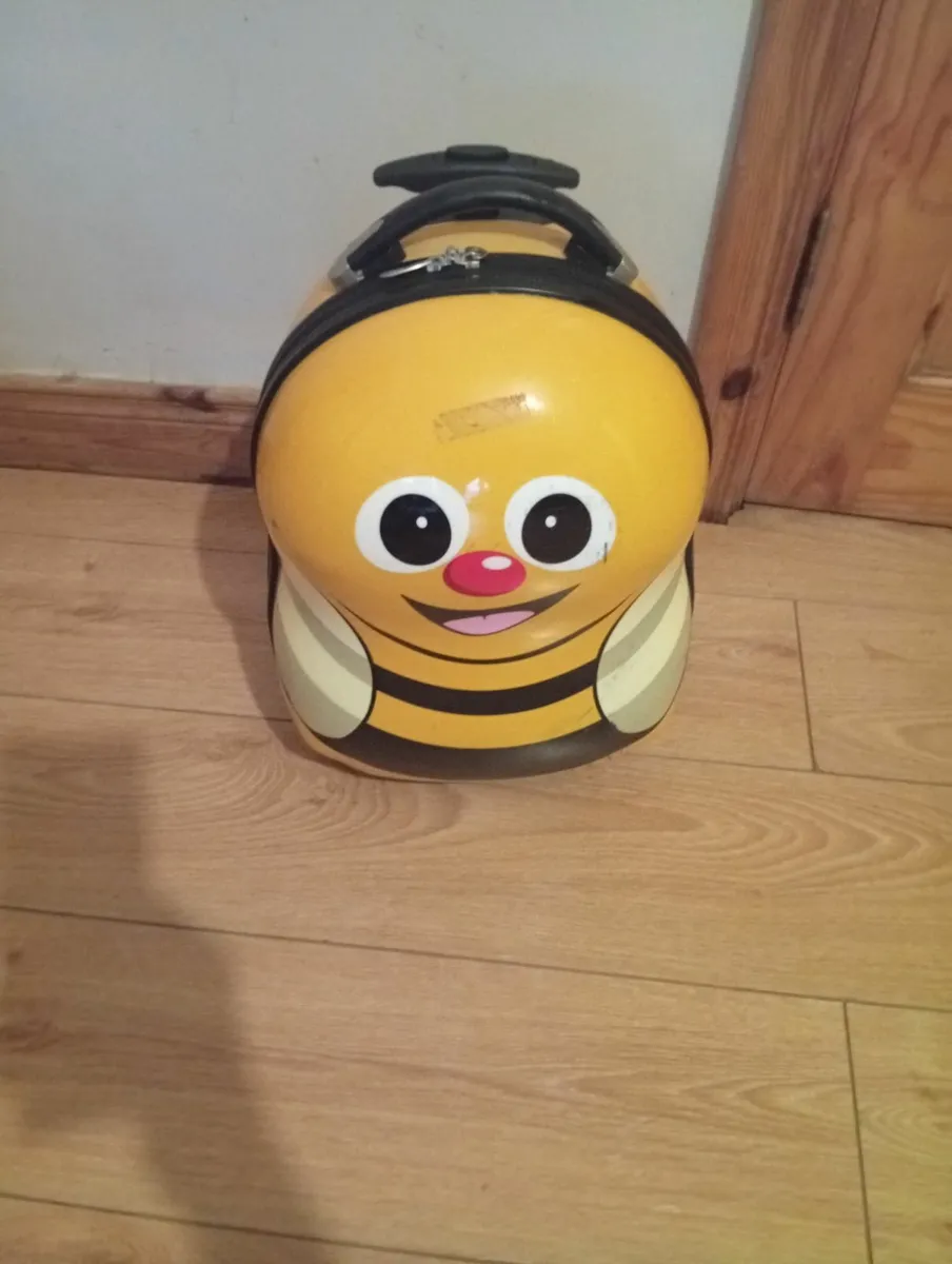Quality 3D Travel Suitcase - Image 1