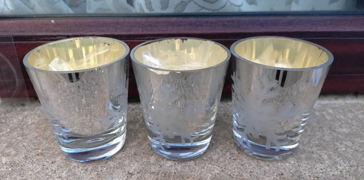 3 TEA LIGHT GLASS CANDLE HOLDERS. - Image 2