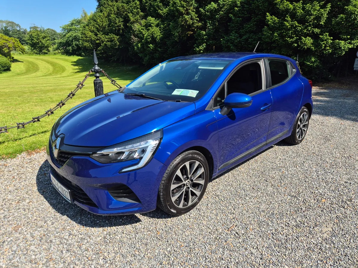 Renault Clio 2022 - Image 1