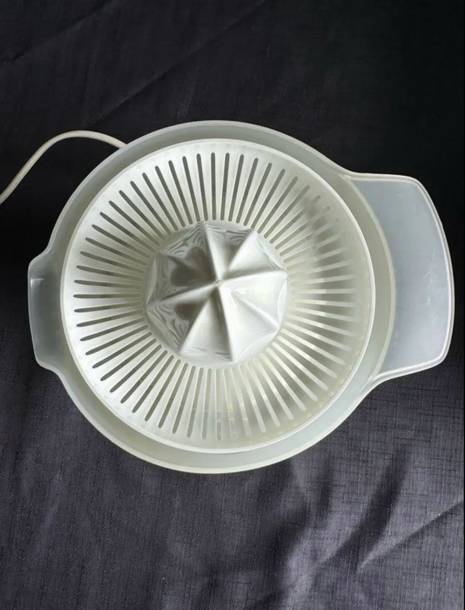 Philips electric juicer, in great condition - Image 2