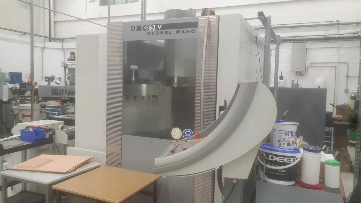 CNC milling machine - Image 1