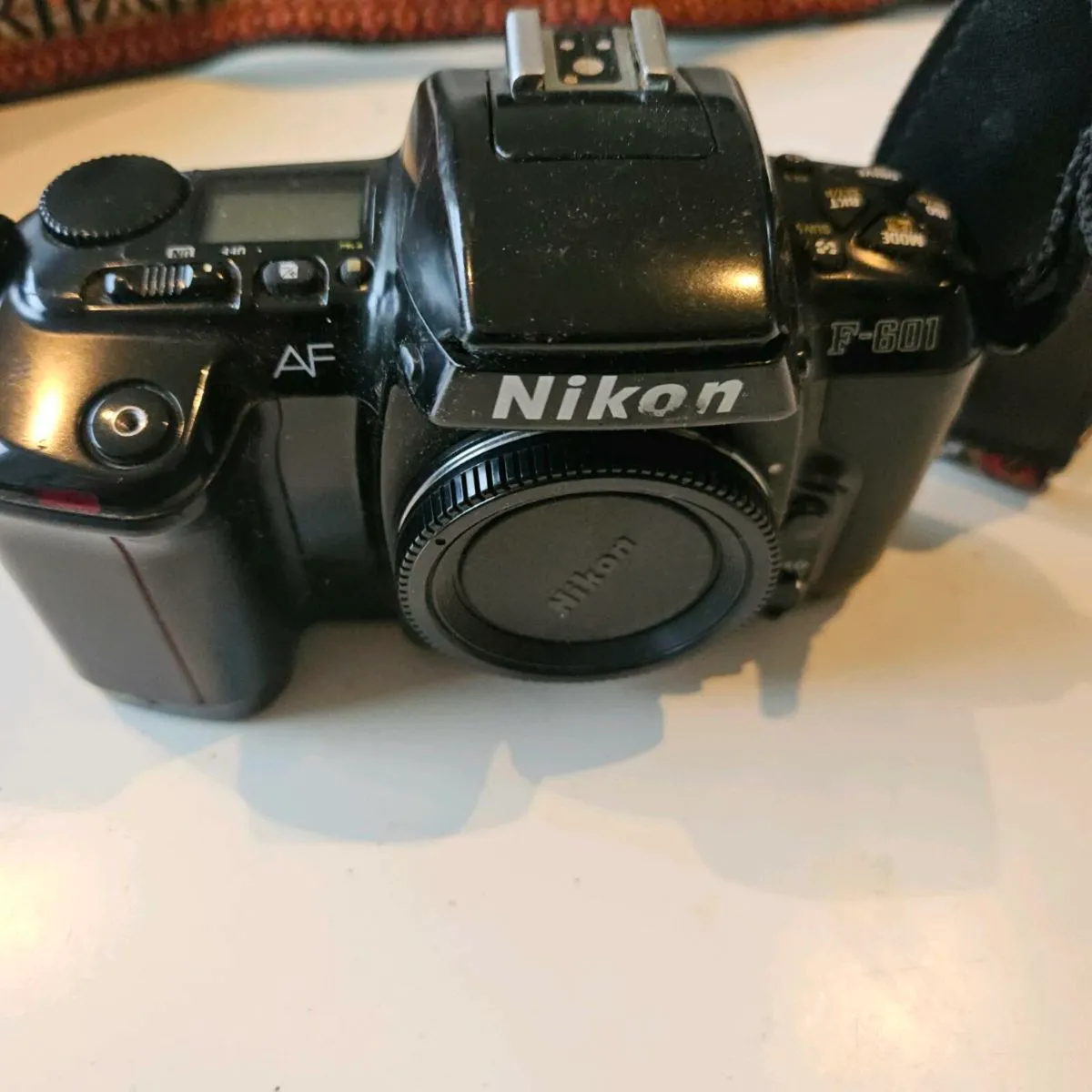 Nikon f-601 camera - Image 1