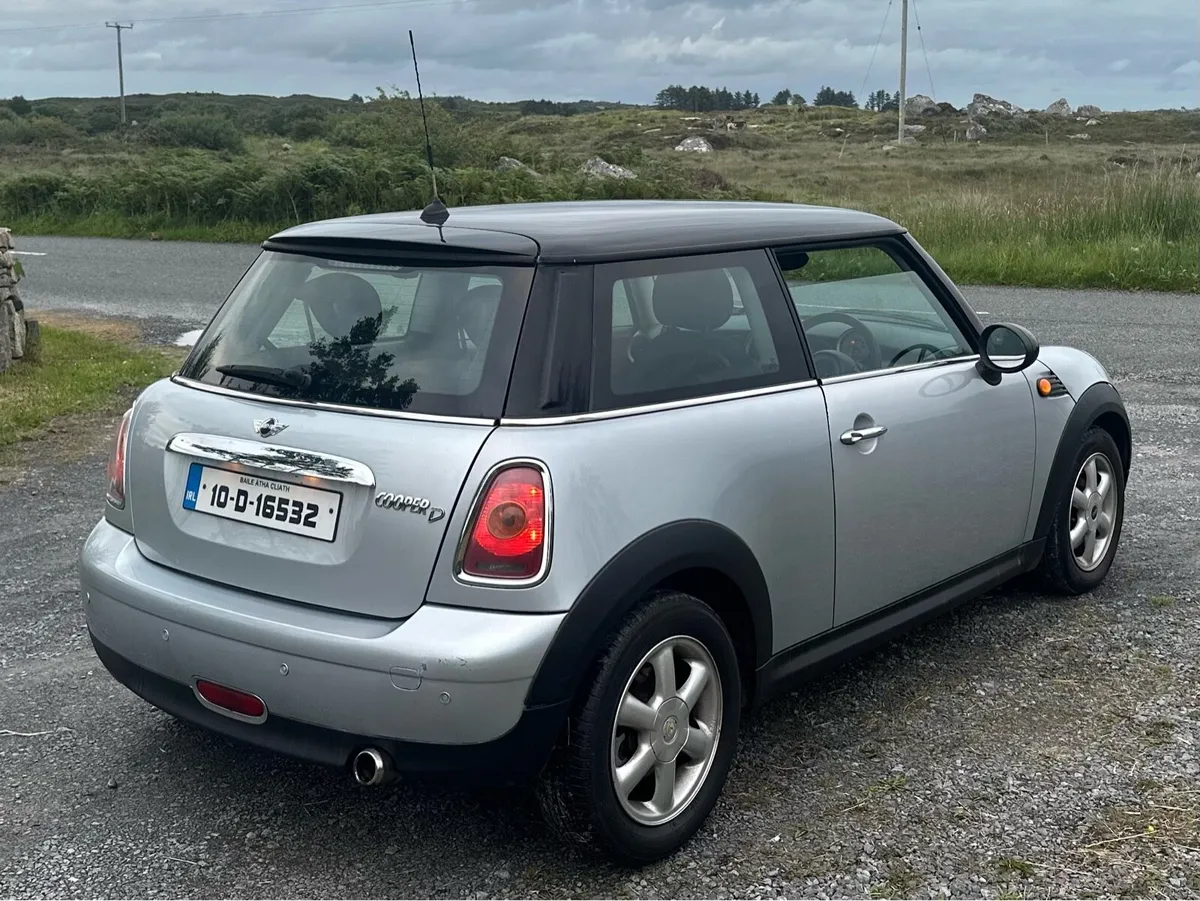 2010 Mini Cooper - Image 4