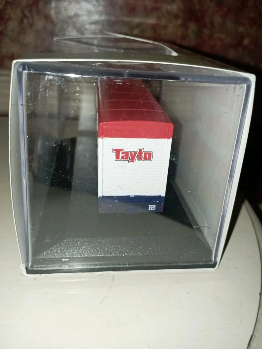 MR TOYTO CRISPS OXFORD DIECAST MODLE TK BOX TRUCK - Image 4