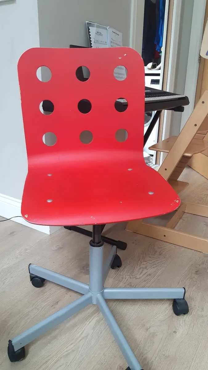 Desk chair - Image 1