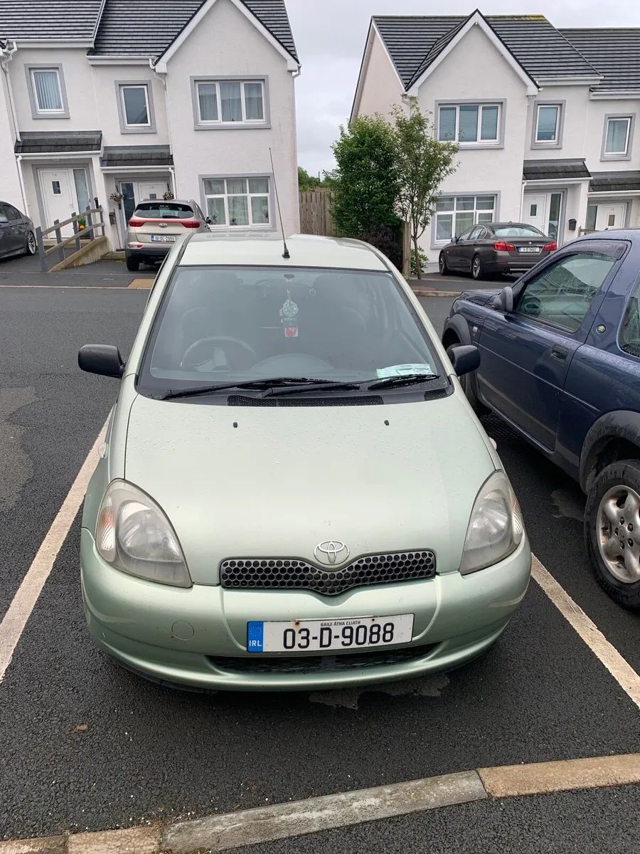 Toyota Yaris 2003 - Image 2