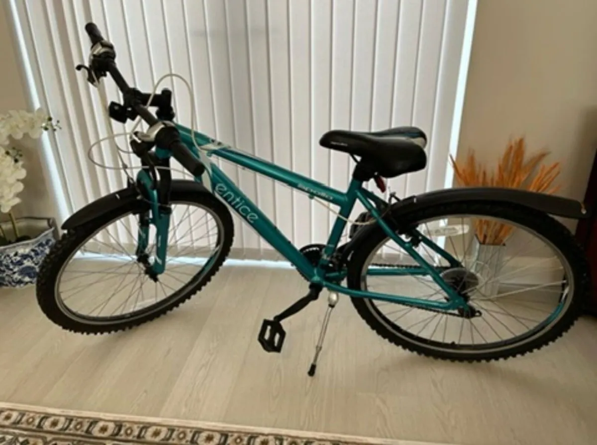 Apollo entice (women) hybrid bike for sale