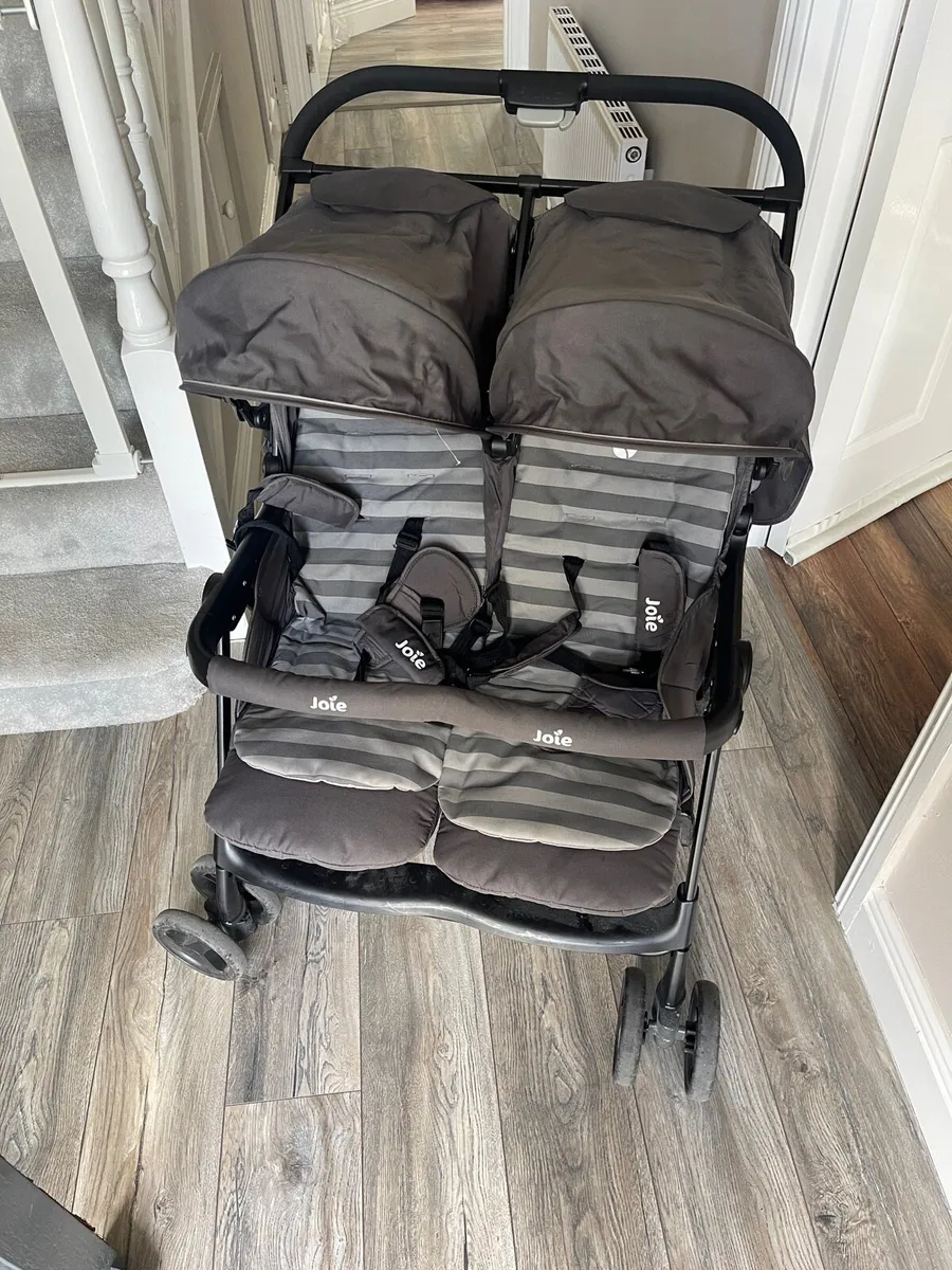 Joie twin stroller - Image 2