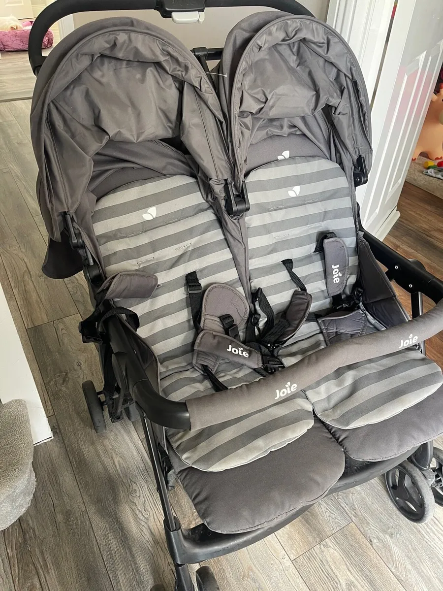 Joie twin stroller - Image 1