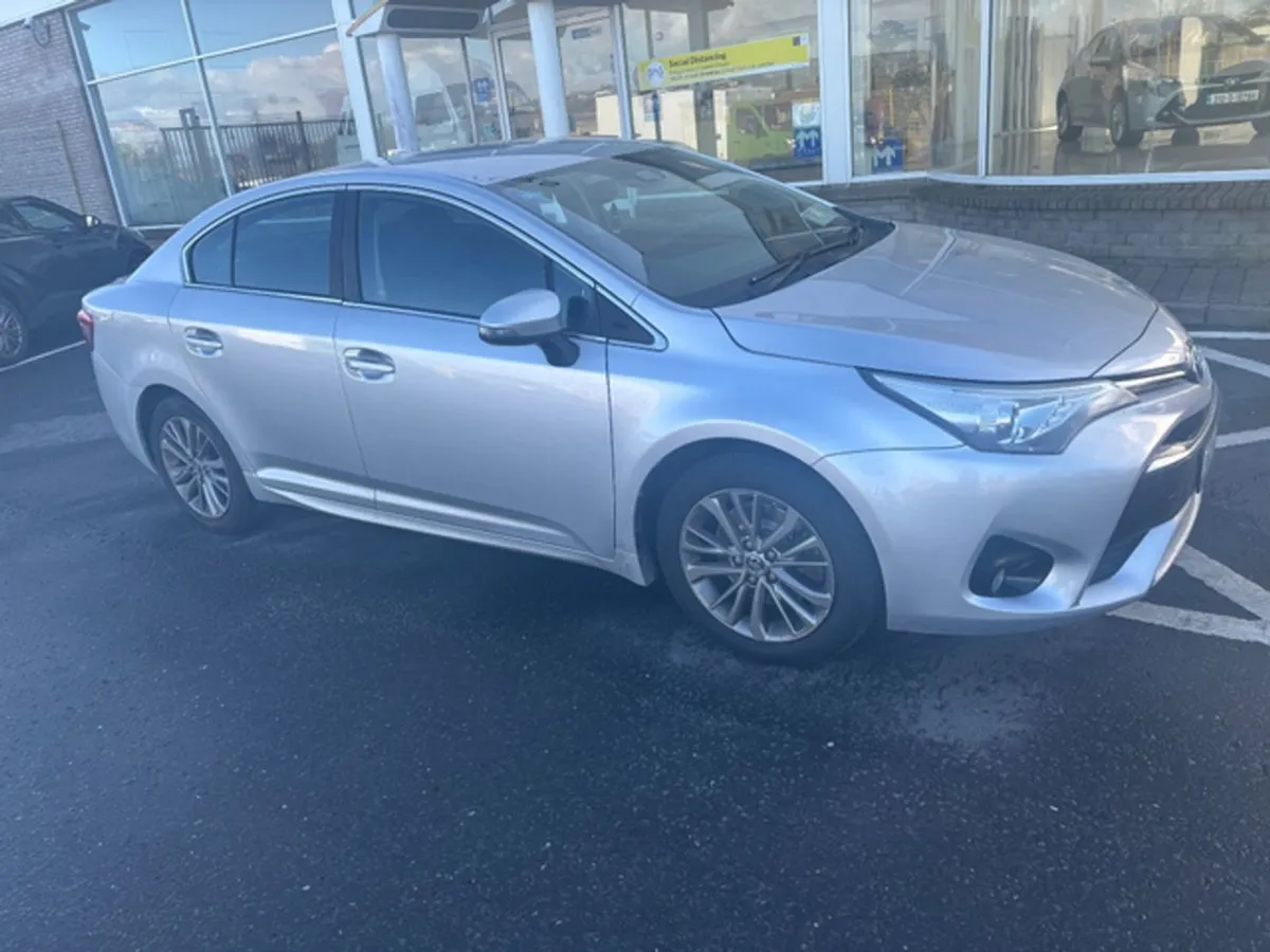 Toyota Avensis 2.0 D Luna 4DR - Image 2