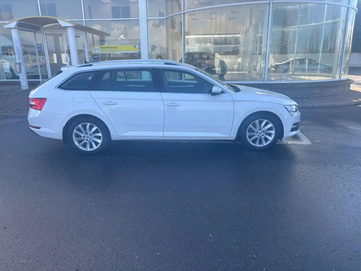 Skoda Superb C Ambition 2.0 TDI 122BHP DSG 4DR - Image 1