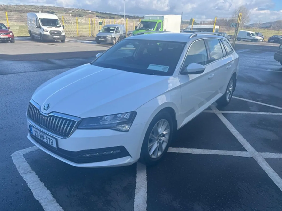 Skoda Superb C Ambition 2.0 TDI 122BHP DSG 4DR - Image 4