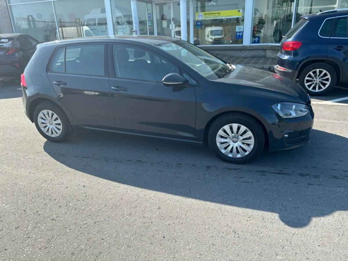 Volkswagen Golf Trendline 1.6 TDI Manual 5speed 9 - Image 2