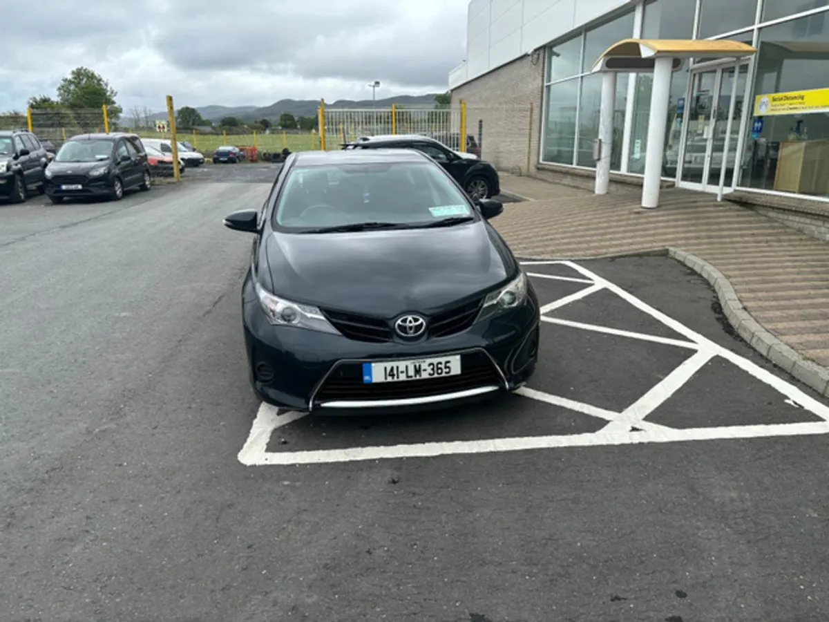 Toyota Auris 1.4 D-4d Active S/S 90bhp - Image 3