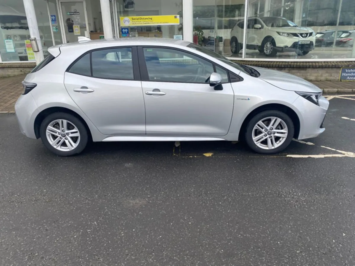 Toyota Corolla Hybrid Luna H/B 4DR Auto A - Image 1