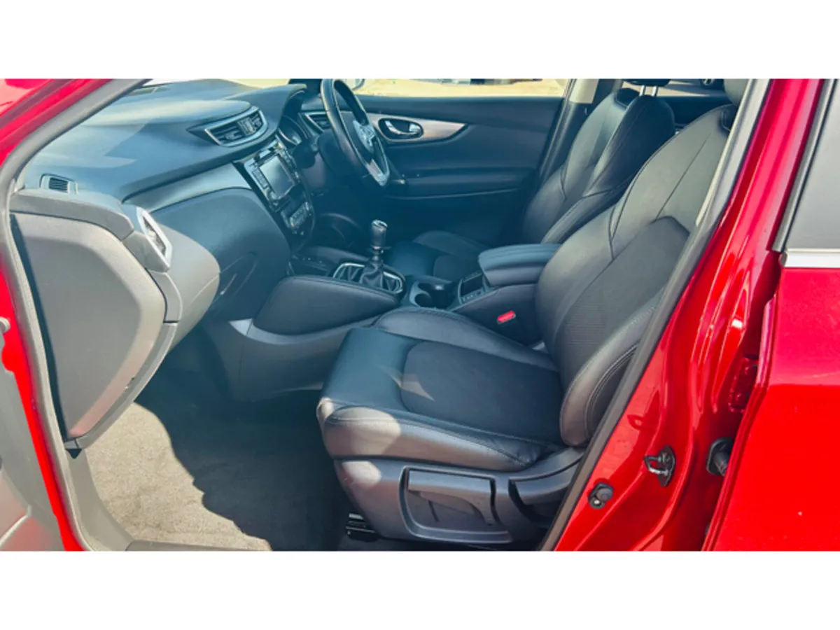Nissan Qashqai 1.5 DSL SV PREMIUM HEATED PART LEAT - Image 3