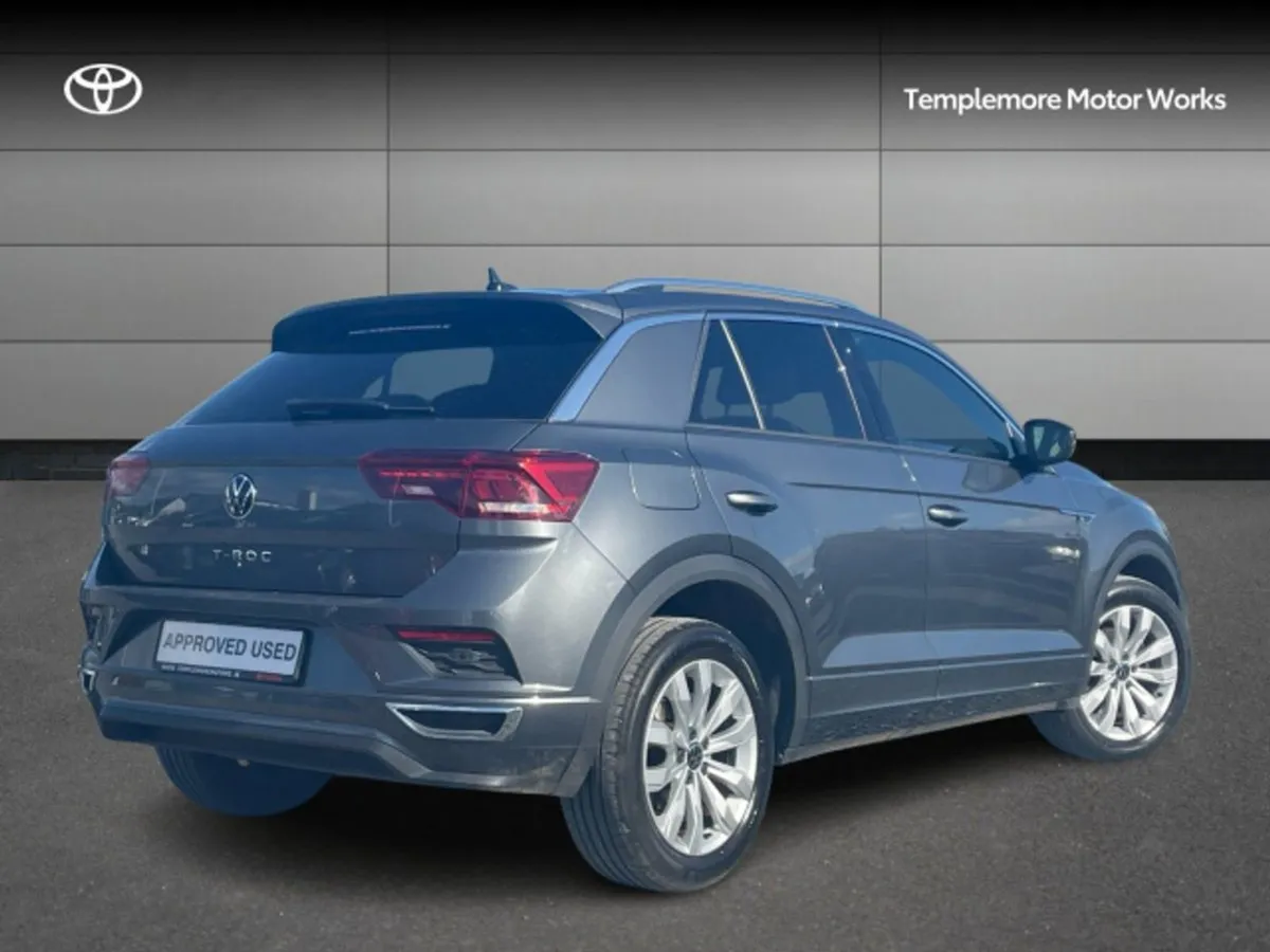 Volkswagen T-Roc R-line 1.5 TSI Manual 6speed FWD - Image 2