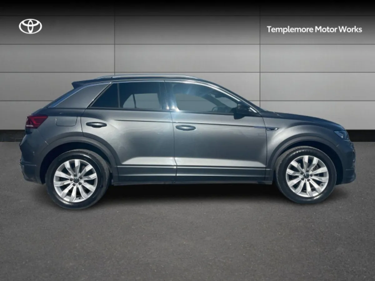 Volkswagen T-Roc R-line 1.5 TSI Manual 6speed FWD - Image 3