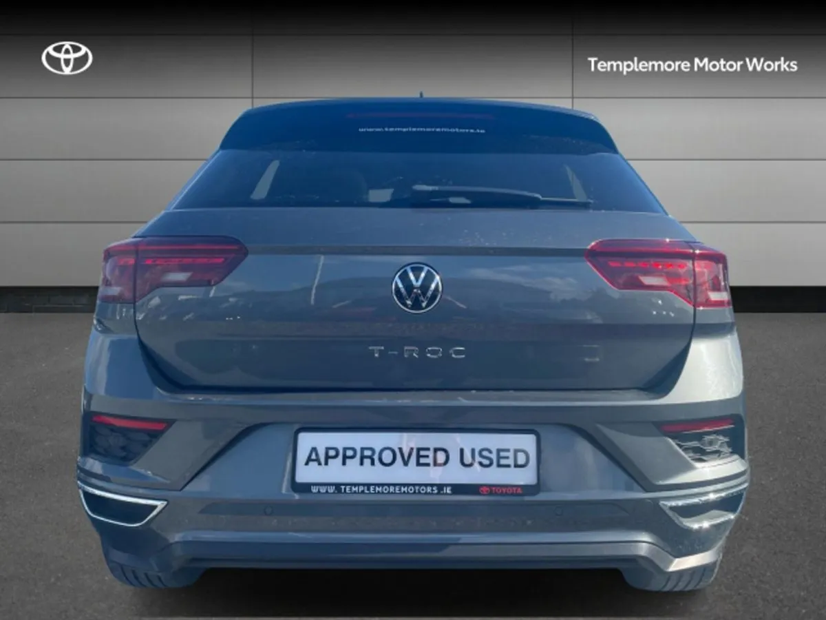 Volkswagen T-Roc R-line 1.5 TSI Manual 6speed FWD - Image 4