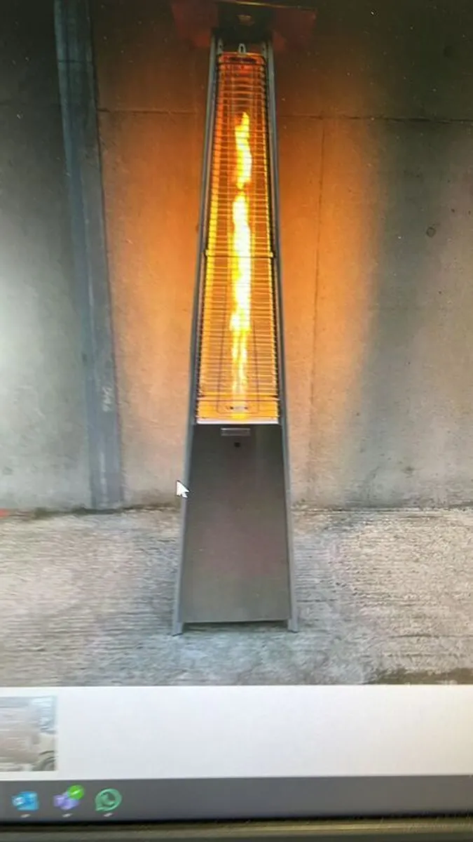 Flame tower patio heater - Image 1
