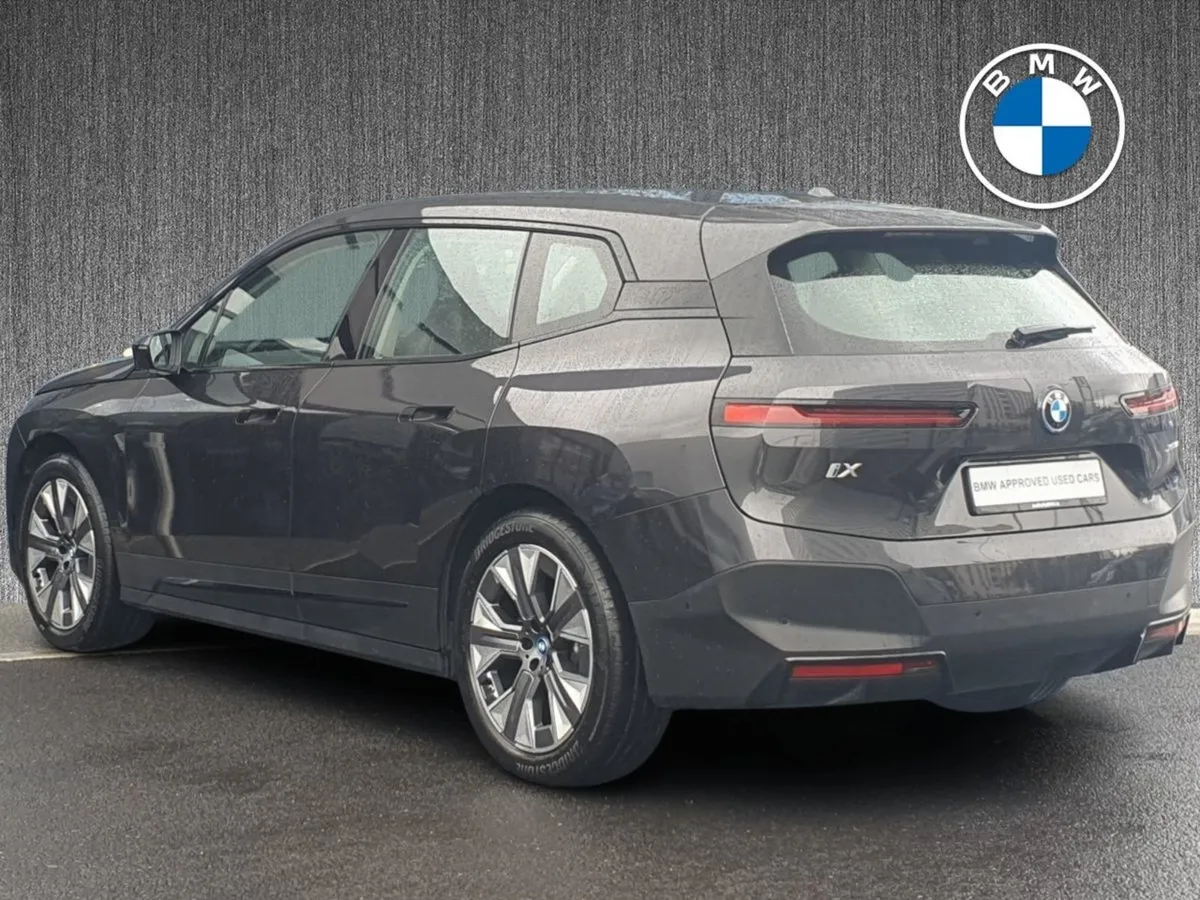 BMW IX Xdrive40 Sport - Image 3