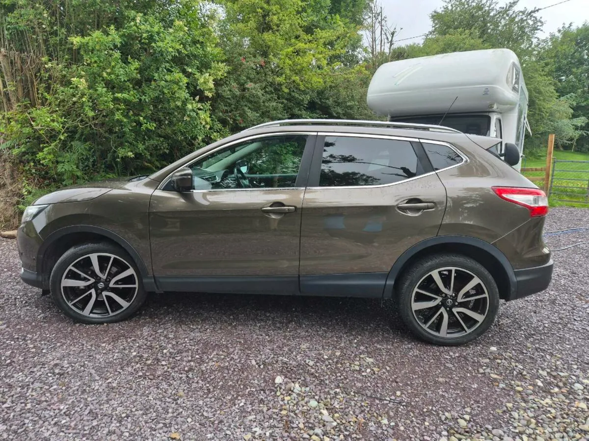 14 Nissan Qashqai Tekna ..Top Spec - Image 3