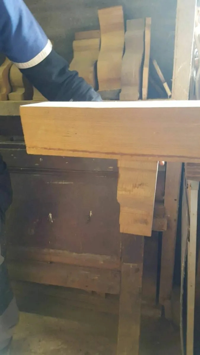 Pitch Pine Beams & Corbels - Image 2
