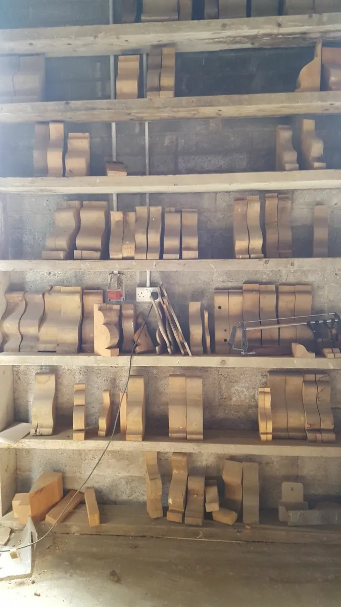Pitch Pine Beams & Corbels - Image 4