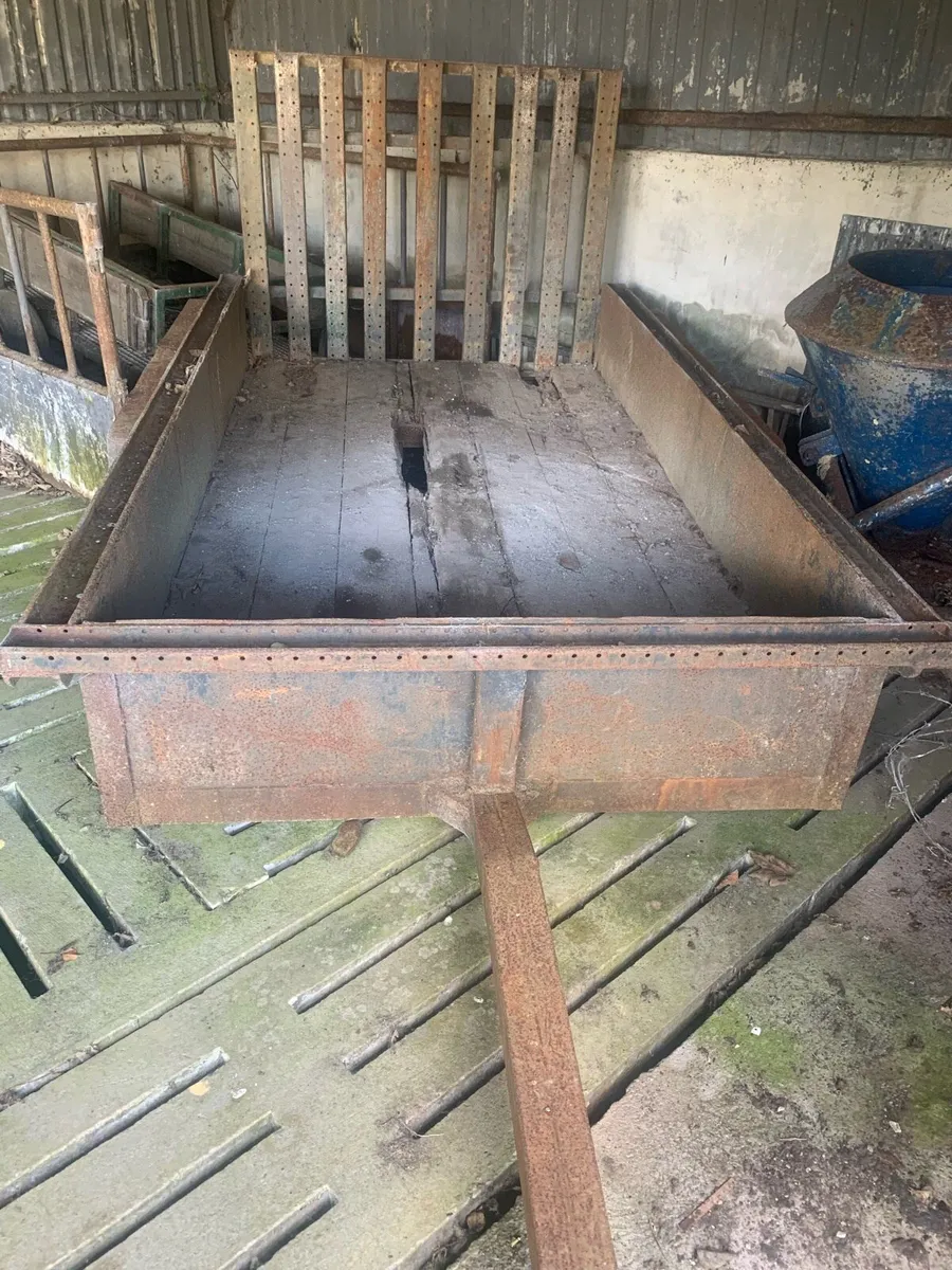 Trailers - Image 2
