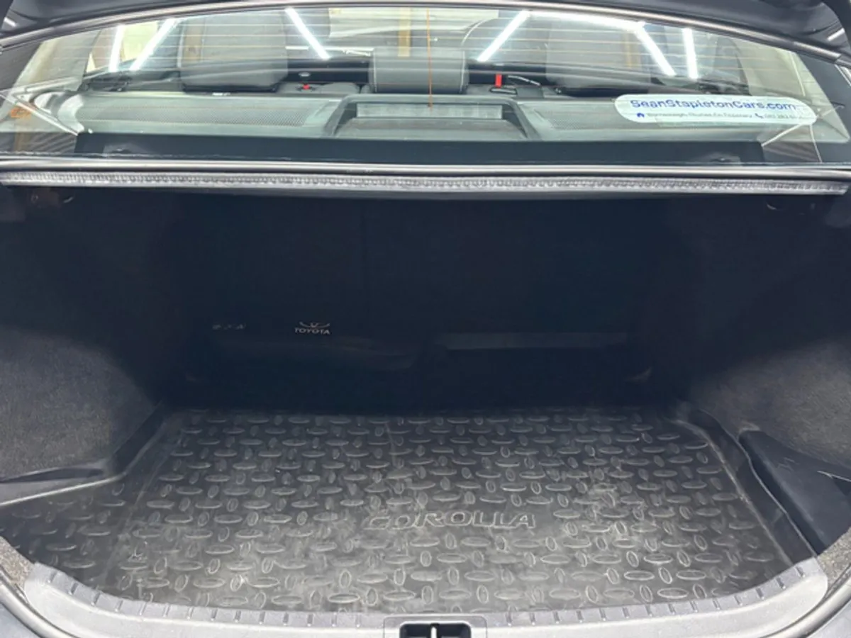 Toyota Corolla 1.4 D-4d Luna 4DR - Image 2