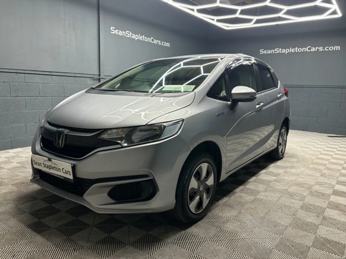 Honda Fit Daa-gp6 Hybrid 5DR Auto - Image 1