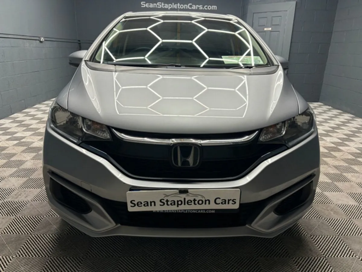 Honda Fit Daa-gp6 Hybrid 5DR Auto - Image 3